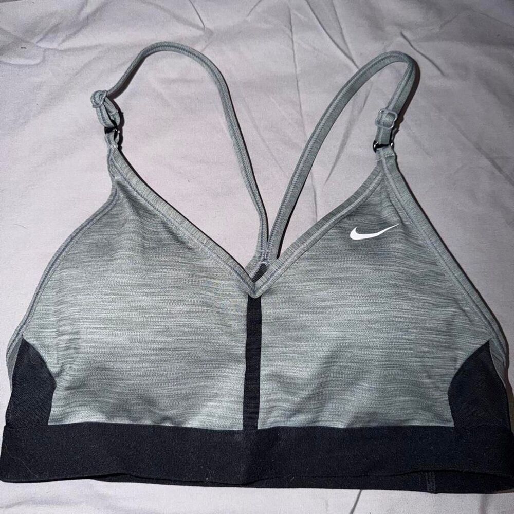 Nike Women's Black and Grey Bra